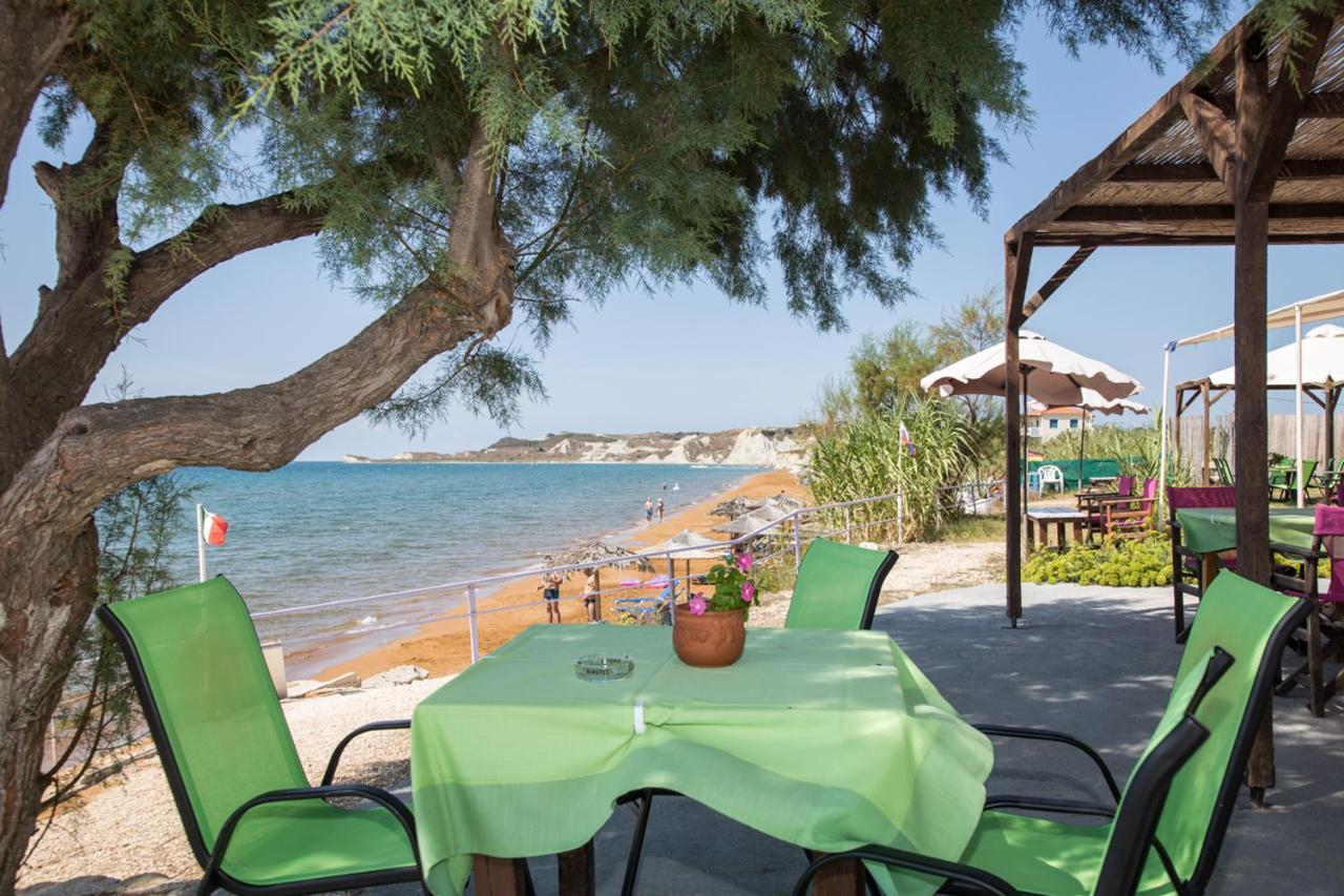 Kefalonia Beach Hotel & Bungalows リクスリオン エクステリア 写真